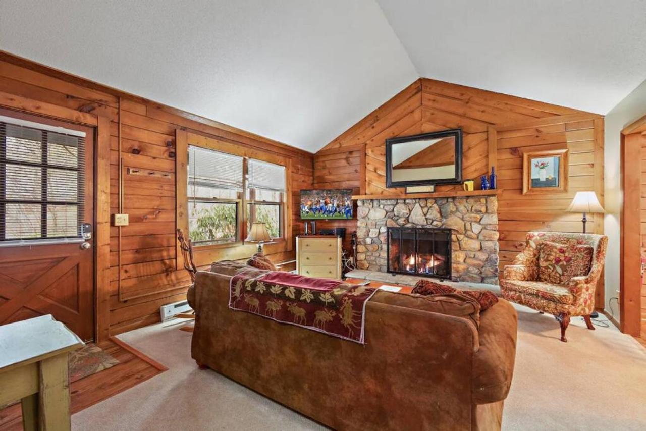 בלואינג רוק Classic Log Cabin With Fireplace On Quiet River מראה חיצוני תמונה